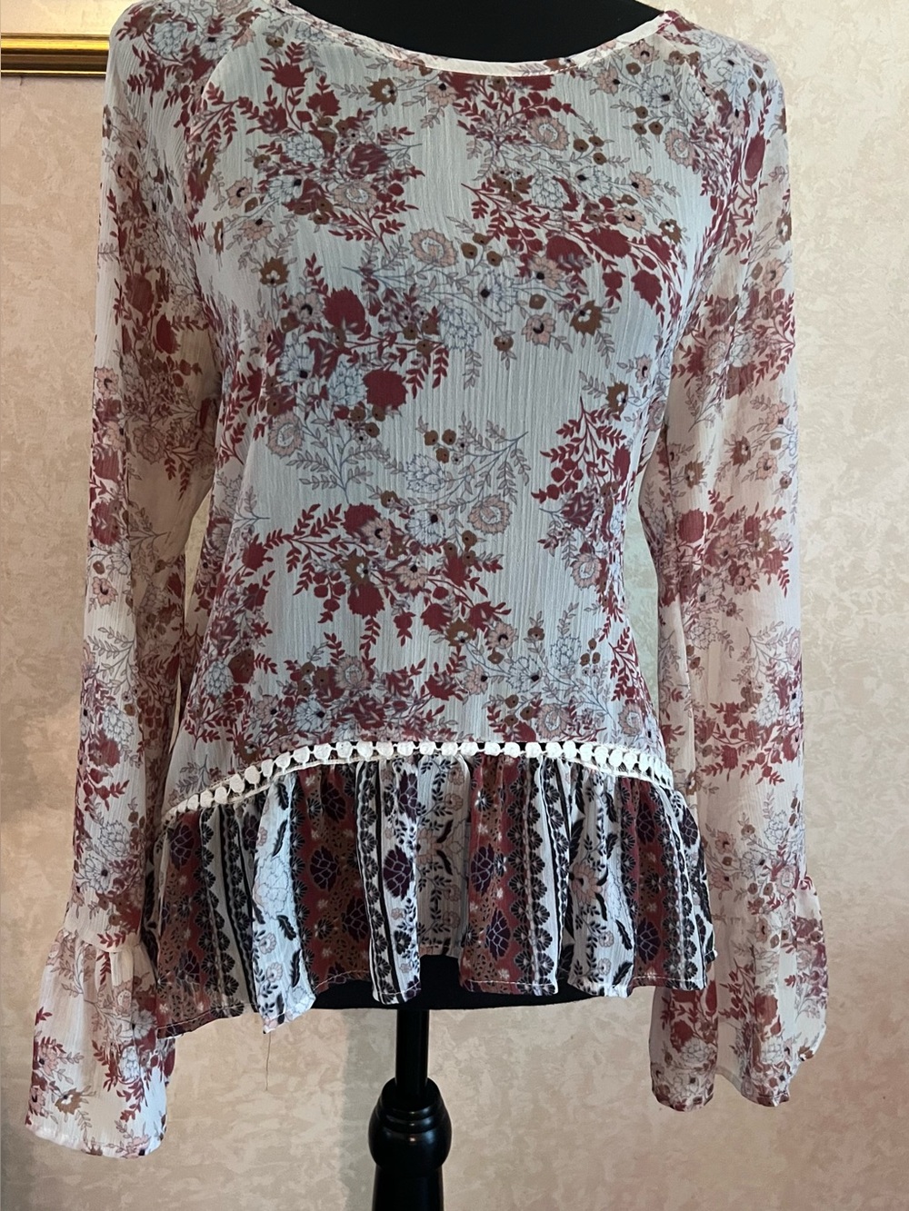 Floral Bell-Sleeve Peasant Top in pink  and Ivory